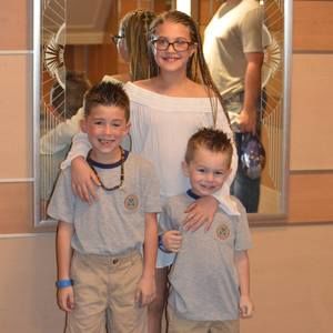 Meet your Posher, Dustin